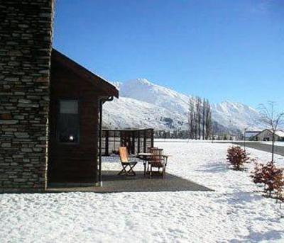 фото отеля Lake Wanaka Villas at Heritage Village Country Resort
