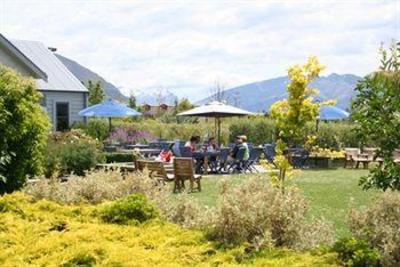 фото отеля Lake Wanaka Villas at Heritage Village Country Resort