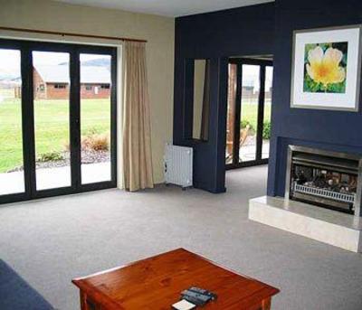 фото отеля Lake Wanaka Villas at Heritage Village Country Resort