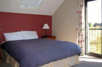фото отеля Lake Wanaka Villas at Heritage Village Country Resort