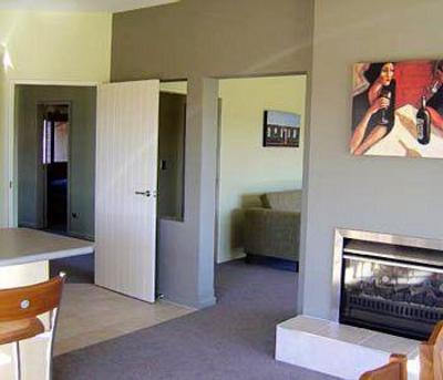 фото отеля Lake Wanaka Villas at Heritage Village Country Resort