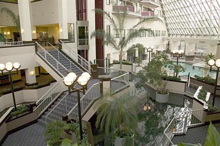 фото отеля Crowne Plaza St Louis Airport