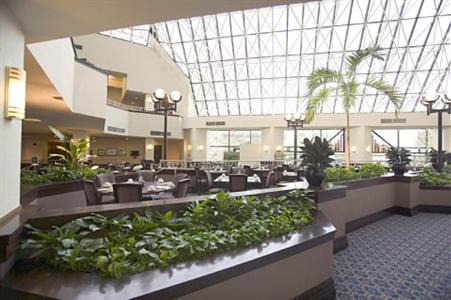 фото отеля Crowne Plaza St Louis Airport