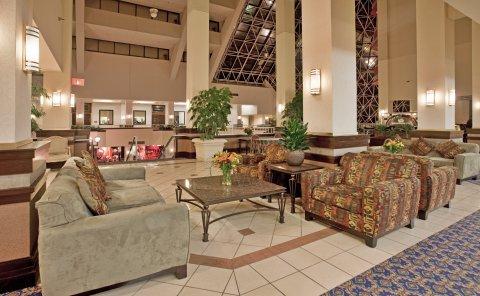фото отеля Crowne Plaza St Louis Airport