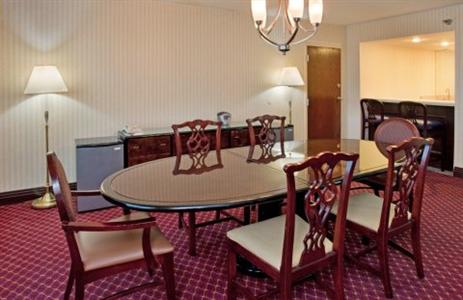 фото отеля Crowne Plaza St Louis Airport