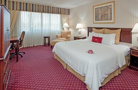 фото отеля Crowne Plaza St Louis Airport