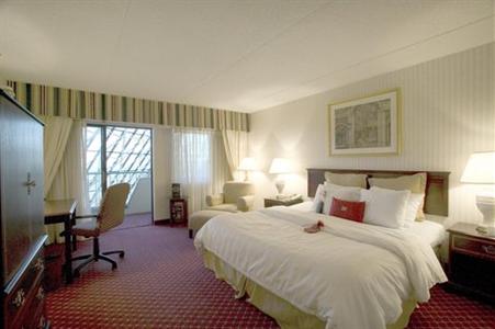 фото отеля Crowne Plaza St Louis Airport