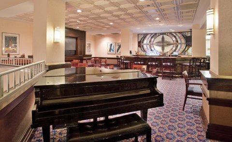 фото отеля Crowne Plaza St Louis Airport
