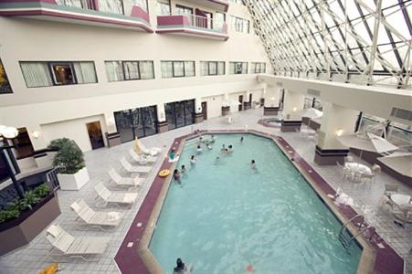 фото отеля Crowne Plaza St Louis Airport