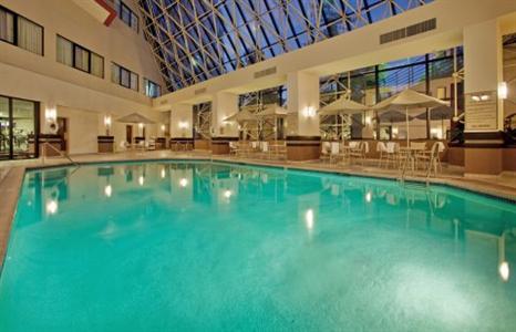фото отеля Crowne Plaza St Louis Airport