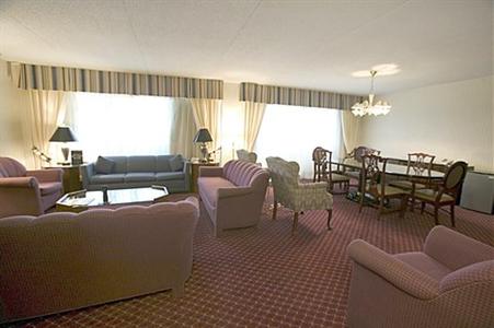 фото отеля Crowne Plaza St Louis Airport
