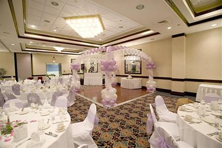 фото отеля Crowne Plaza St Louis Airport