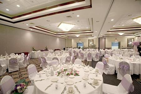 фото отеля Crowne Plaza St Louis Airport
