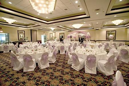 фото отеля Crowne Plaza St Louis Airport
