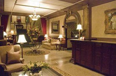 фото отеля MarQueen Hotel