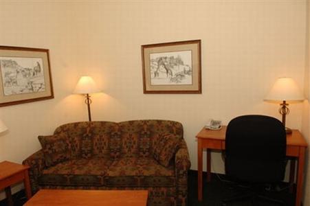 фото отеля Lakeview Inn and Suites Okotoks