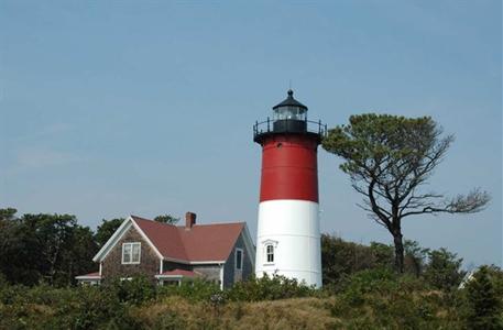 фото отеля Hampton Inn and Suites Cape Cod - West Yarmouth