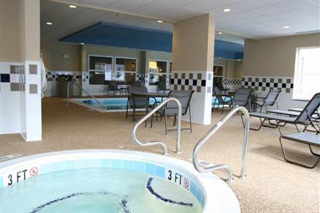 фото отеля Hampton Inn and Suites Cape Cod - West Yarmouth