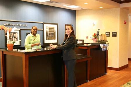фото отеля Hampton Inn and Suites Cape Cod - West Yarmouth