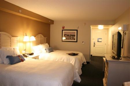 фото отеля Hampton Inn and Suites Cape Cod - West Yarmouth