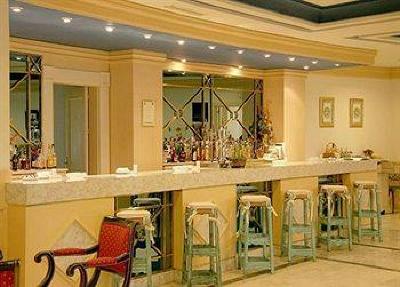 фото отеля Tryp Medea Hotel