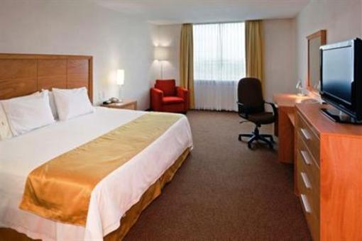 фото отеля Holiday Inn Express Irapuato