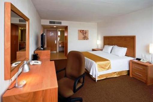 фото отеля Holiday Inn Express Irapuato