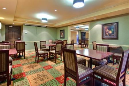 фото отеля Holiday Inn Express Hotel & Suites Edmonton at the Mall