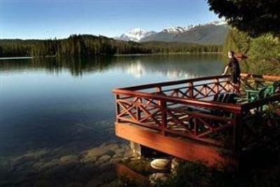 фото отеля Fairmont Jasper Park Lodge