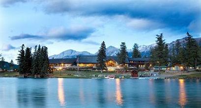 фото отеля Fairmont Jasper Park Lodge