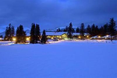 фото отеля Fairmont Jasper Park Lodge
