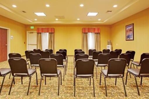 фото отеля Holiday Inn Express Hotel & Suites Minden