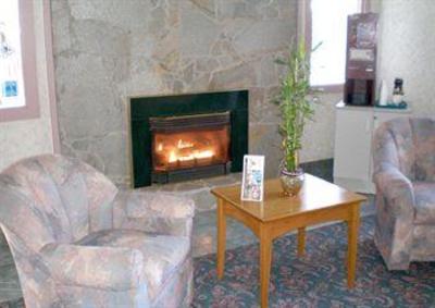 фото отеля Alpine Inn Valemount
