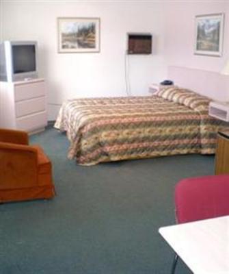 фото отеля Alpine Inn Valemount