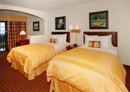фото отеля Comfort Suites Riverfront Park