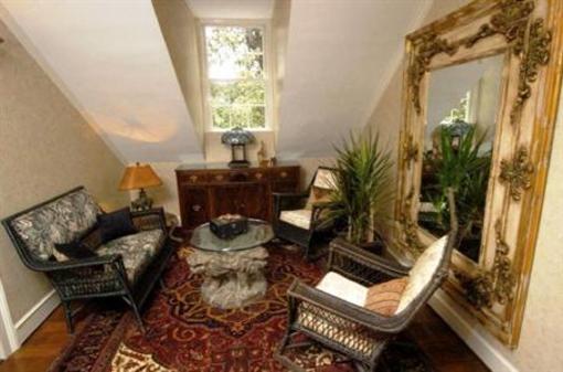 фото отеля Perrin Guest House Inn