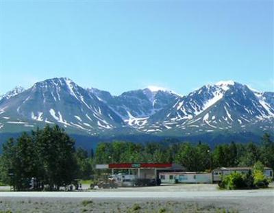 фото отеля Parkside Inn Haines Junction