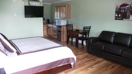 фото отеля Parkside Inn Haines Junction