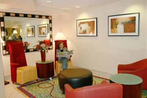 фото отеля Hampton Inn Cincinnati Riverfront (Downtown Area)