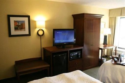 фото отеля Hampton Inn Cincinnati Riverfront (Downtown Area)