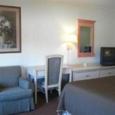 фото отеля All Seasons Inn & Suites