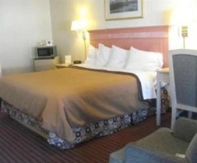 фото отеля All Seasons Inn & Suites