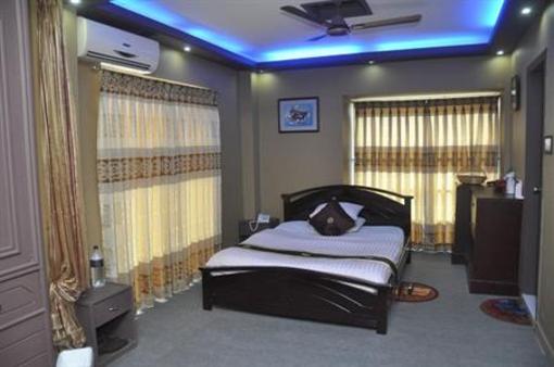 фото отеля Hotel Grand Dhaka
