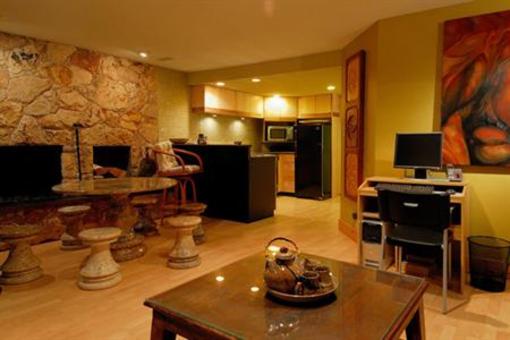 фото отеля House on Dunbar B&B