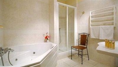 фото отеля Hotel L’Ermitage Saulges