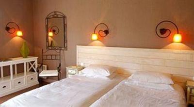 фото отеля Hotel L’Ermitage Saulges