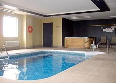 фото отеля Super 8 Motel West Vaudreuil