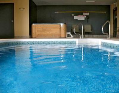 фото отеля Super 8 Motel West Vaudreuil