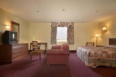 фото отеля Super 8 Motel West Vaudreuil