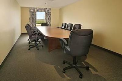 фото отеля Super 8 Motel West Vaudreuil